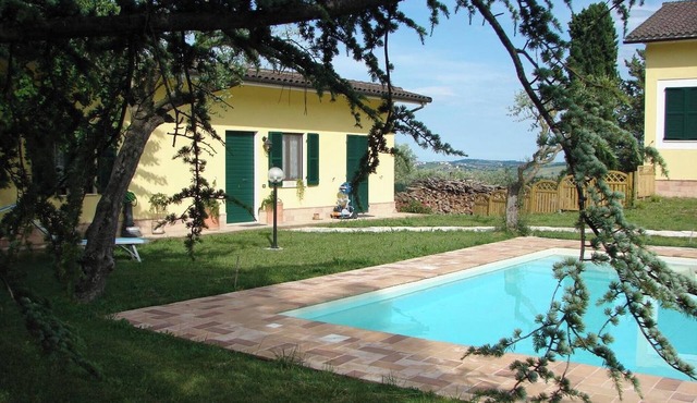 Homerez - House Mogliano, pool