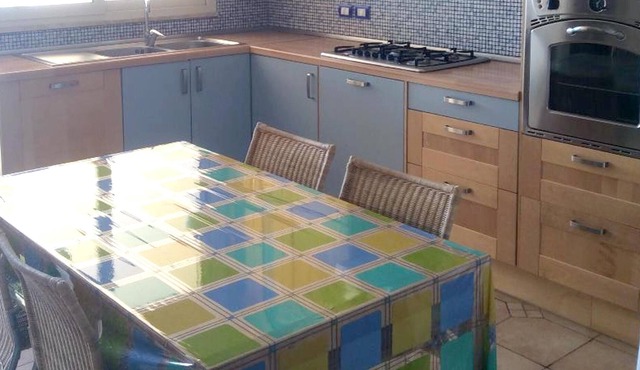 Homerez - Large apartment Near the beach and balcony