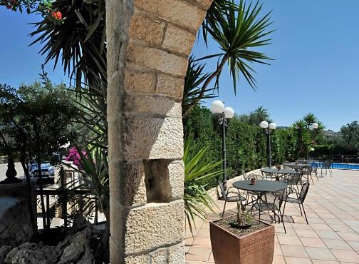 Hotel Apeneste