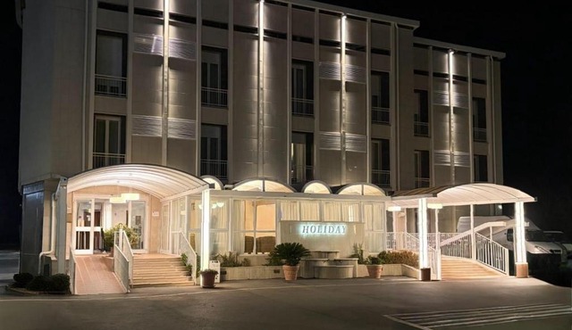 Hotel Holiday