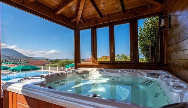 Hotel Ristorante Borgo La Tana