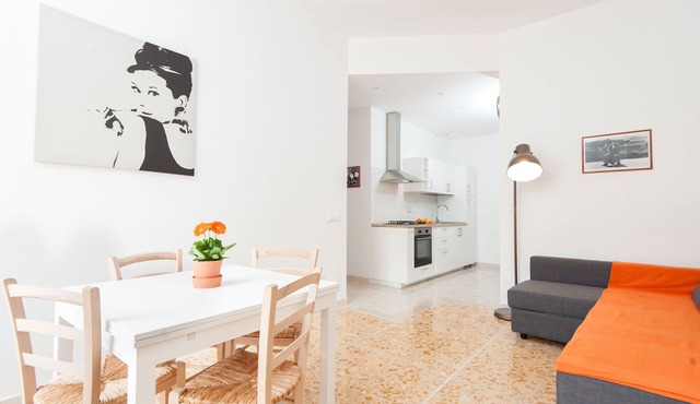 House of Beauty, 2 bedrooms and a big Living Room