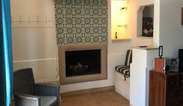House with character in the heart of a typical Gargano town , panoramic sea view, small garden