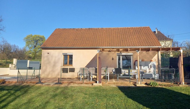 House with pool in tourist region