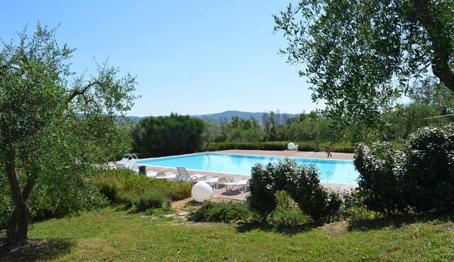 House with private garden in the Crete Senesi