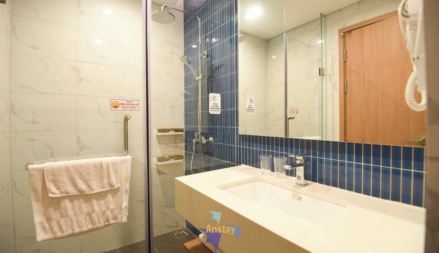 ICON40 Halong Fully Furnished Studio Netflix