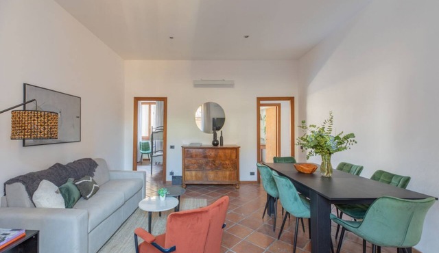 iFlat | Pantheon's shiny apartment
