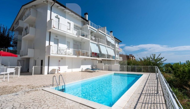 In an enchanting location, in a residential neighborhood a stone's throw from the city center and directly in the territory of the Marine Protected Area Torre del Cerrano, the I Gabbiani residence will offer you a relaxing holiday. The three-room apart