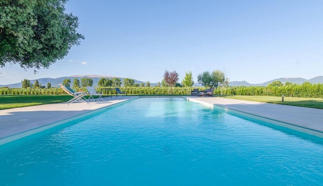 In the heart of Italy awaits you this spacious property with swimming pool.