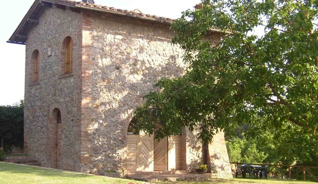 Independent house in the hills of the Sienese countryside