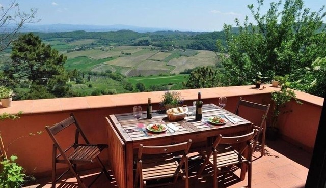 INDEPENDENT HOUSE LARGE TERRACES & SPECTACULAR VIEWS in CENTER W. PARKING
