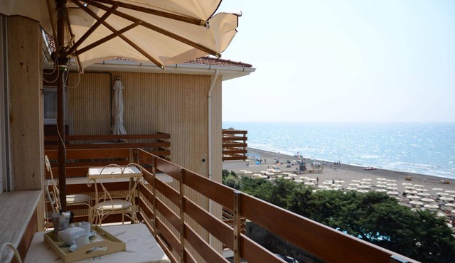 Le Finestre - One Bedroom Apartment, Sleeps 5