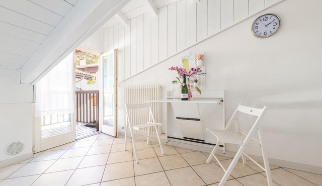 La Casa del Gelso – Bright Attic Apartment in Mori near Lake Garda