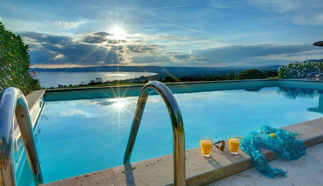 La Gioia - Three Bedroom Villa, Sleeps 6