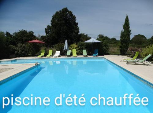 La Petite Grange gîte climatisé plain-pied 3 chambres 5 personnes 2 toilettes, parking, WIFI, piscine d'été chauffée à partager, Animaux acceptés Gîte en pleine nature