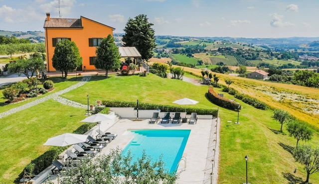 Leondina Country House with pool and panoramic view in Corinaldo, a heaven of peace in the Marche co