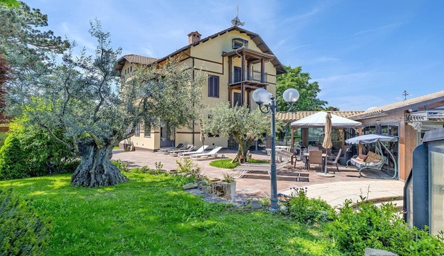 Liberty Style Villa in Marche with private pool
