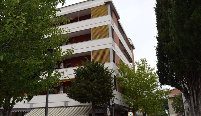 Located in the very heart of Pineto, just a short walk from the beach and extremely convenient to the train station, Sant’Agnese Apartment is the perfect choice for a practical and relaxing holiday. Set on the third floor, it features a balcony overloo