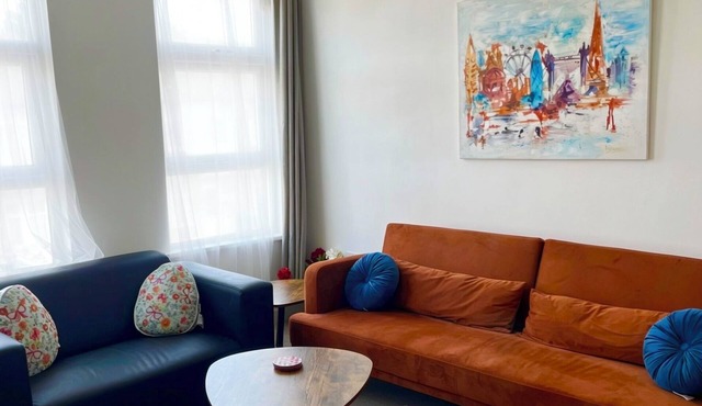 London, Finchley Central Stylish Two Bedroom Apartment
