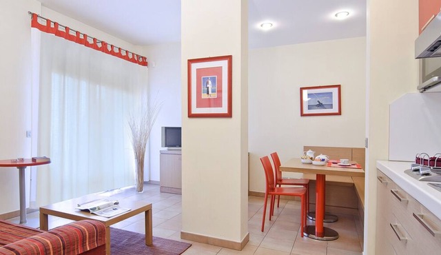 Long Stay Comfort Apartment with backyard Rome Area Residence