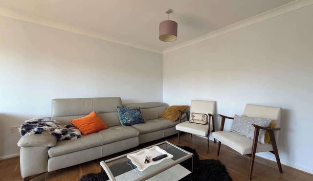 Lovely 2BDR Flat with Balcony in Vibrant Islington
