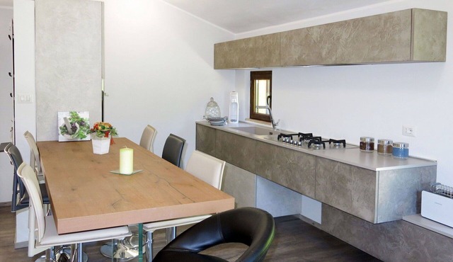 Lovely apartment in villa with hot tub, A/C, WIFI, pool, TV, patio, pets allowed and panoramic v.