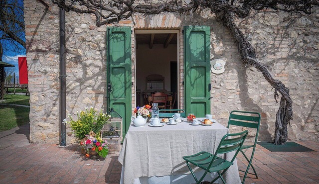 Lovely apartment in villa for 5 people with pool, A/C, WIFI, close to Sirmione