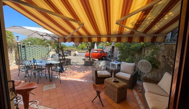 Lovely apartment for 6 people with A/C, WIFI, TV, patio and parking