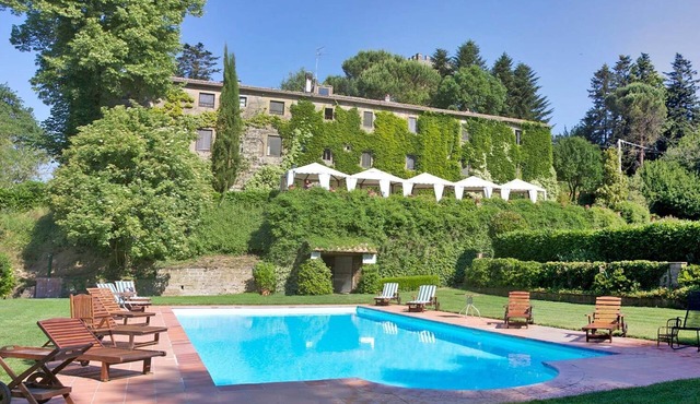Lovely apartment in an ancient restored farmhouse between Tuscany and Umbria