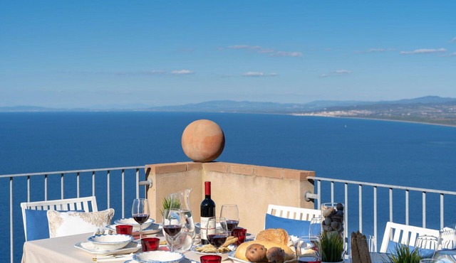 Lovely apartment for 10 people with WIFI, A/C, TV and panoramic view