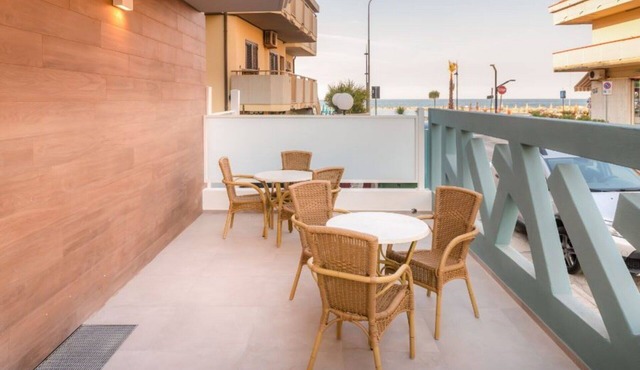Lovely apartment for 6 guests with WIFI, A/C, TV, balcony and pets allowed