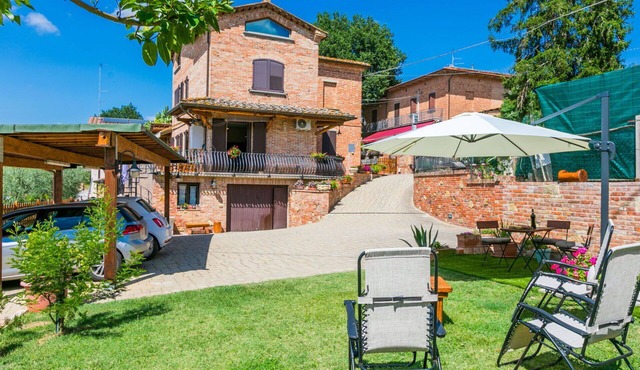 Lovely apartment for 3 people with WIFI, A/C, patio and pets allowed