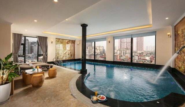Luxe Paradise Suites Hotel Dich Vong Hau