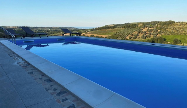 Luxurious villa with sea view and private pool