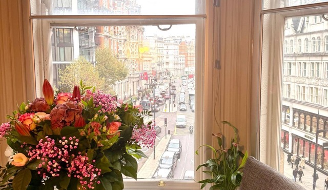 Luxury 3BR Opposite Hyde Park, Knightsbridge