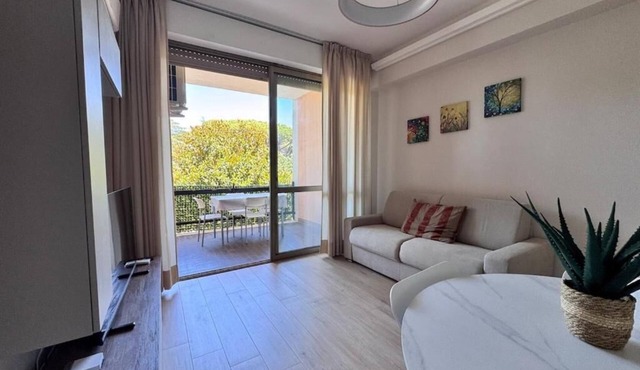 Luxury Apartment Metro Cornelia