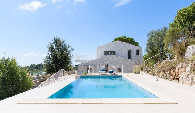 Luxury Award-winning Villa Set in Olive Groves