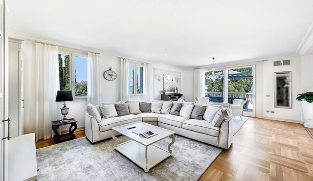 Luxury Lake-Front Catullo A2