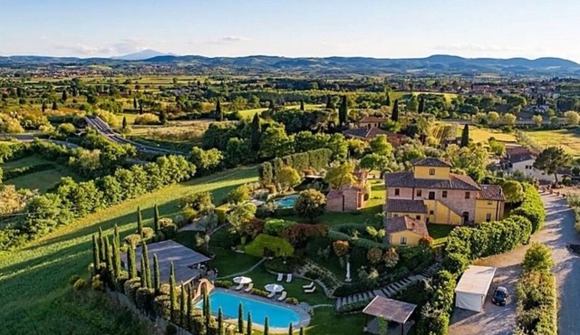 Luxury Oasis: Your Exclusive Private Villa Retreat in Tuscany