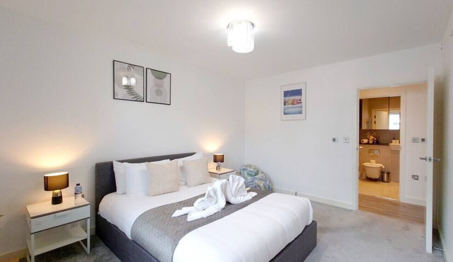 Luxury One Bed Apartment Near Olympic Park