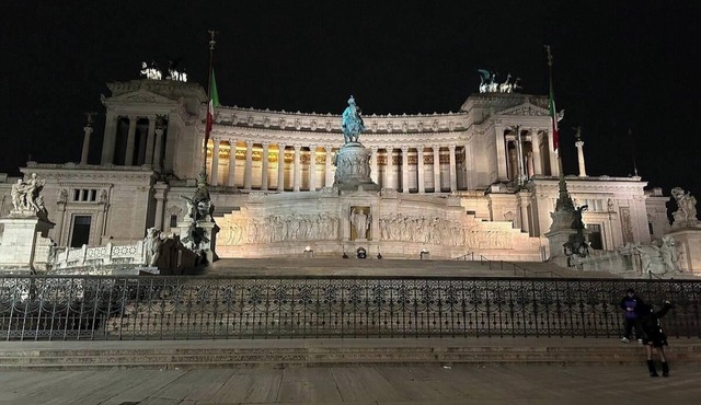 Luxury Penthouse with Stunning Views of Piazza Venezia
