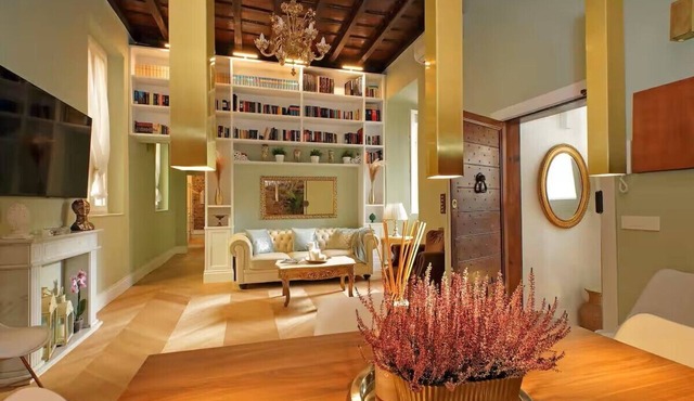 Luxury, Quiet, 3 Bdr Home near Pantheon, Heart of Rome "Le Colonne"