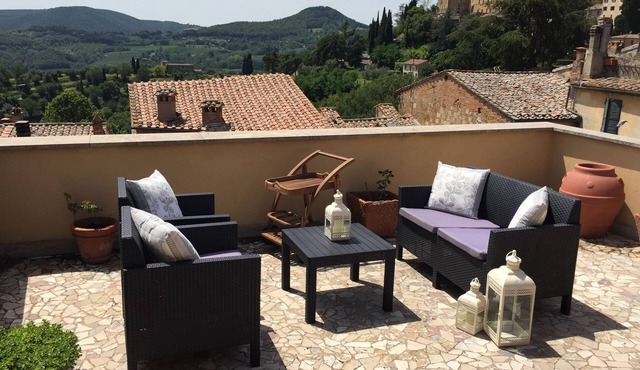 Magnificent 2 Bedroom Apartment with Terrace and Air Conditioning