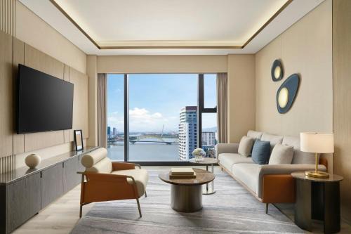 Marriott Executive Apartments Danang, Han River