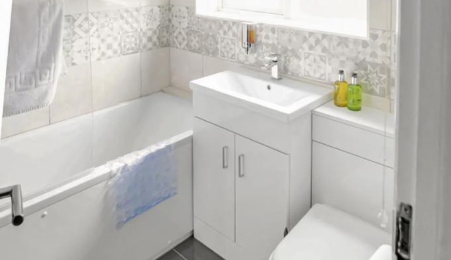 Modern 2 BR ground floor apartment with parking