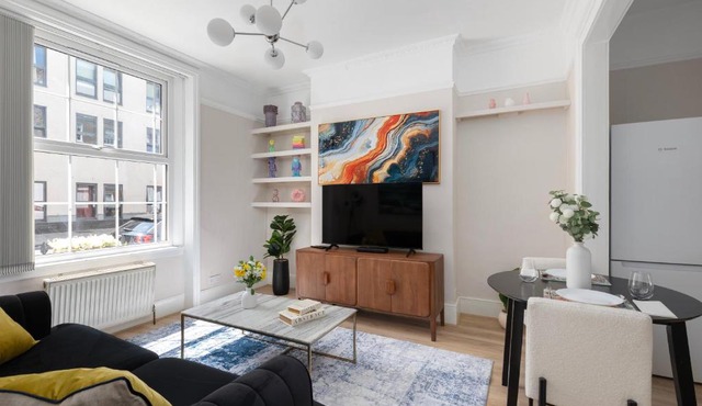 Modern 4 Bed Camden Town Apartments