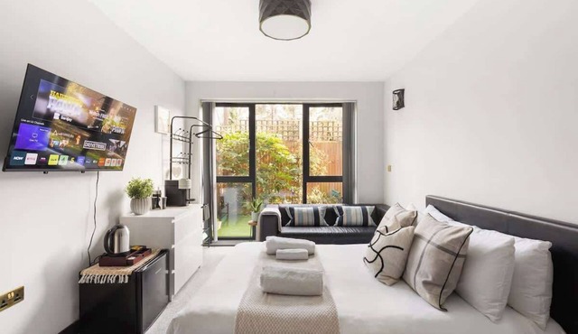 Modern En-suite Double - Queens Park