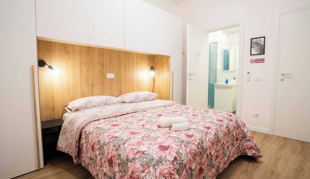 Modern & Spacious Brand-New Flat – All En-suite – Metro to Colosseum