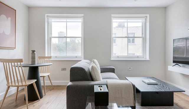 Modern Waterloo 2BR open plan with Balcony on Lower Marsh, by Blueground