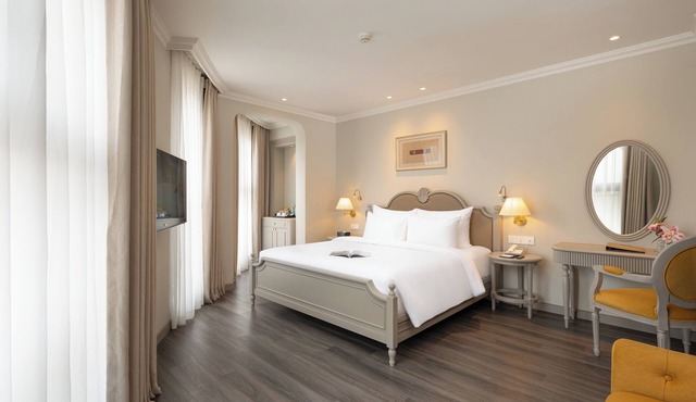 Montmartre Serenity Suite – 4-Star Comfort with Friendly Hospitality